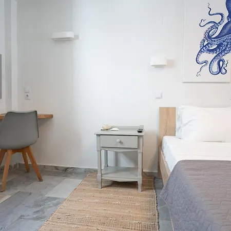 White W1 New In Apartment Naousa (Paros)