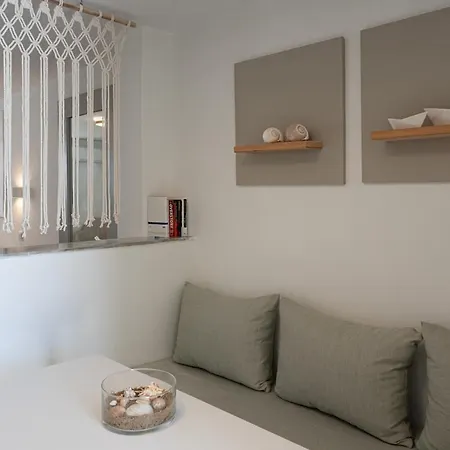 White W1 New In Apartment