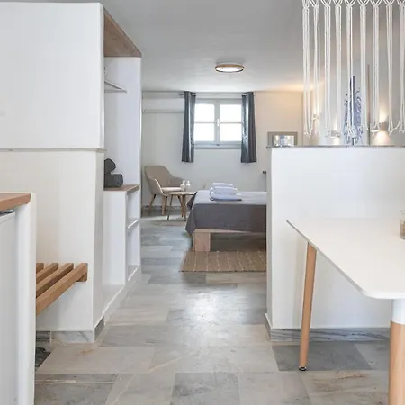 White W1 New In Apartment Naousa (Paros)
