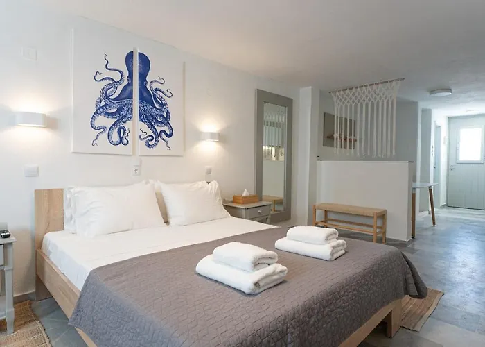 Apartment White W1 New In Naousa (Paros)