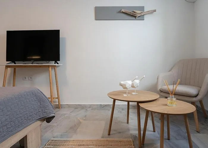 White W1 New In Apartment *