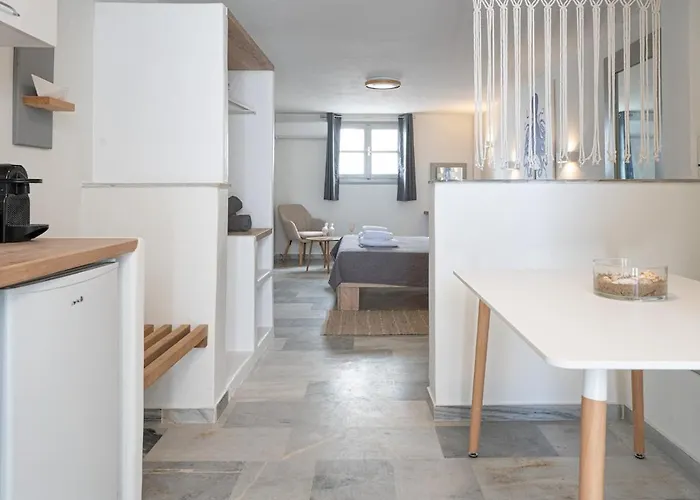 White W1 New In Apartment Naousa (Paros)