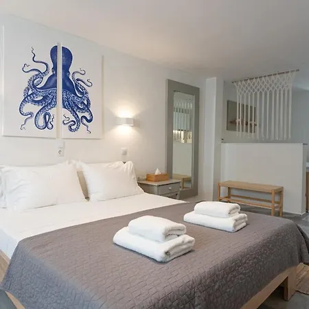 Apartment White W1 New In Naousa (Paros)