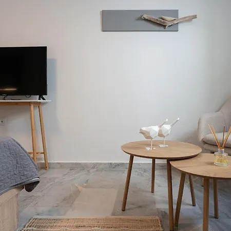 White W1 New In Apartment *