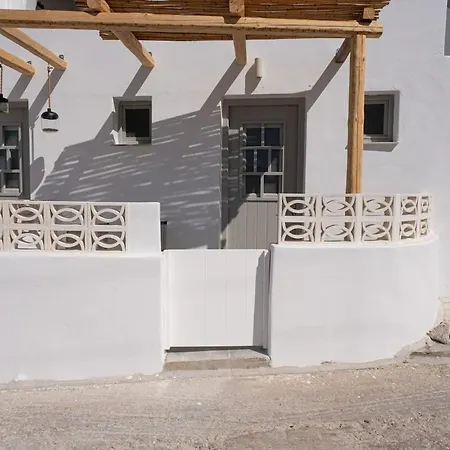 White W1 New In Naousa (Paros)