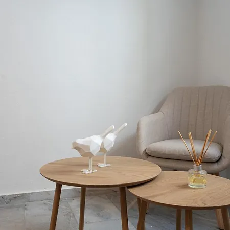 White W1 New In Naousa (Paros)