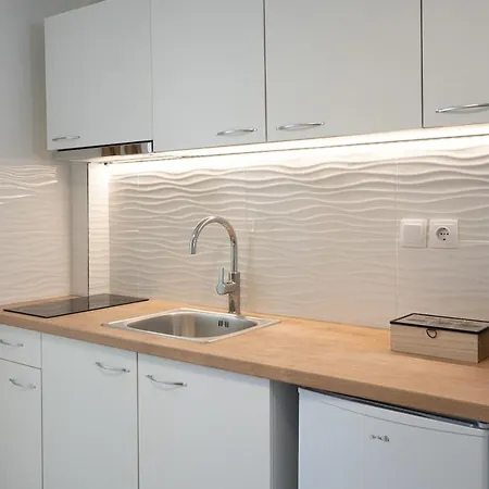 White W1 New In Apartment