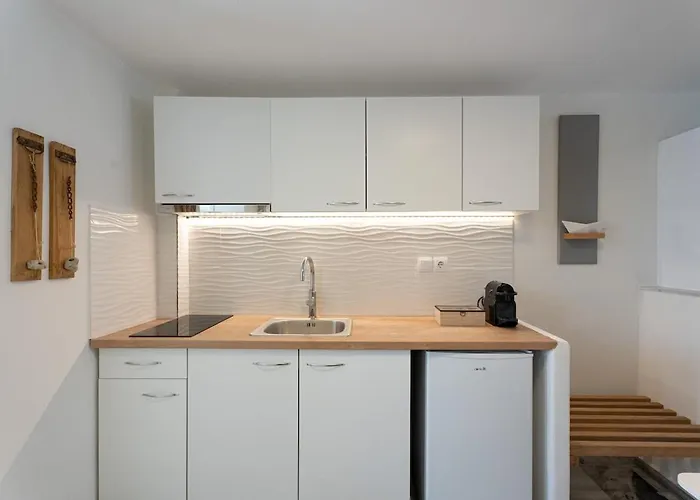 White W1 New In Διαμέρισμα