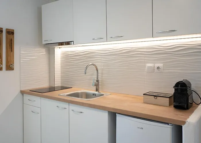 White W1 New In Διαμέρισμα